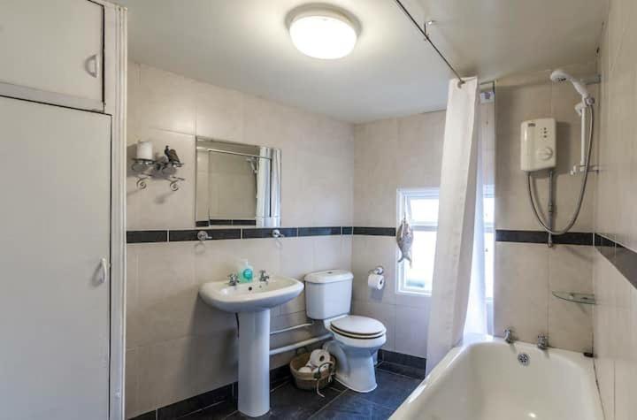 Manorbier Castle Inn Sunset Room エクステリア 写真